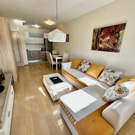 Fanky City Apartments พอดโกริกา ภายนอก รูปภาพ