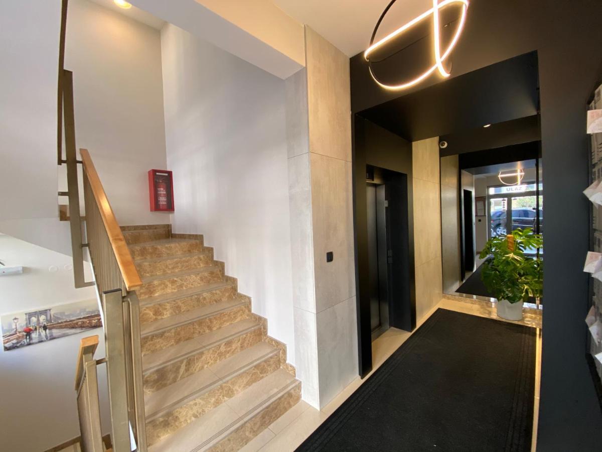 Fanky City Apartments พอดโกริกา ภายนอก รูปภาพ